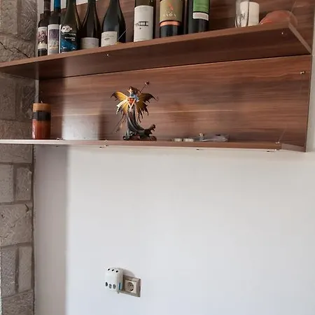 Diamond Giannopoulos Elea *