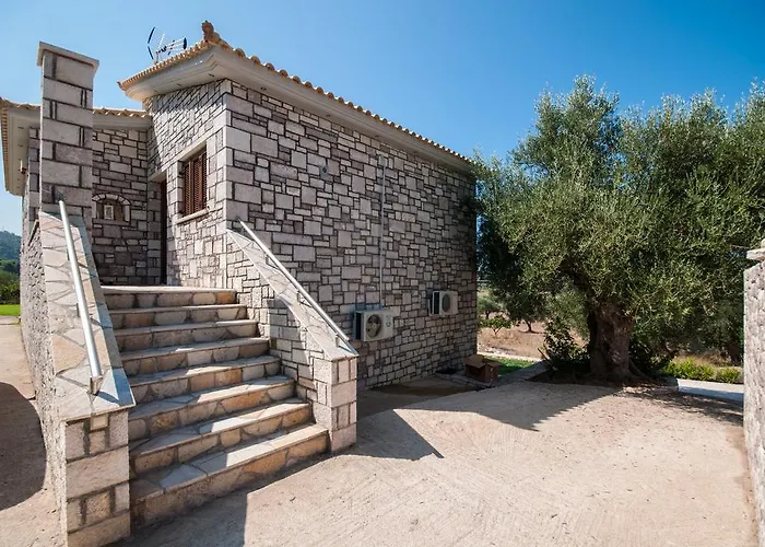 Diamond Giannopoulos Elea Lejlighed