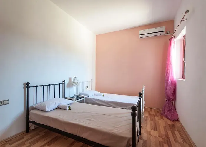 Diamond Giannopoulos Elea Kyparissia