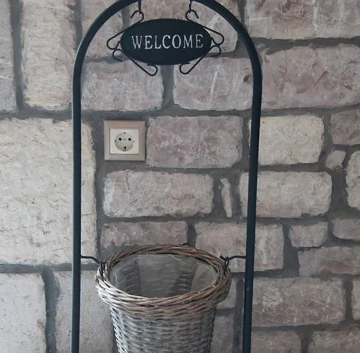 Diamond Giannopoulos Elea *