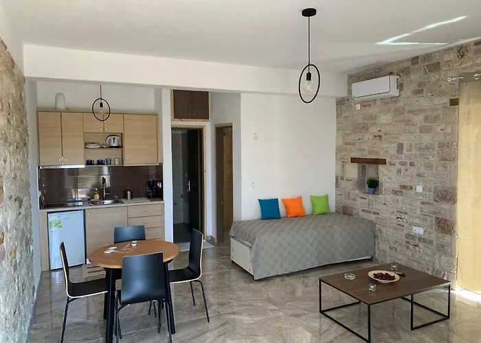 Diamond Giannopoulos Elea